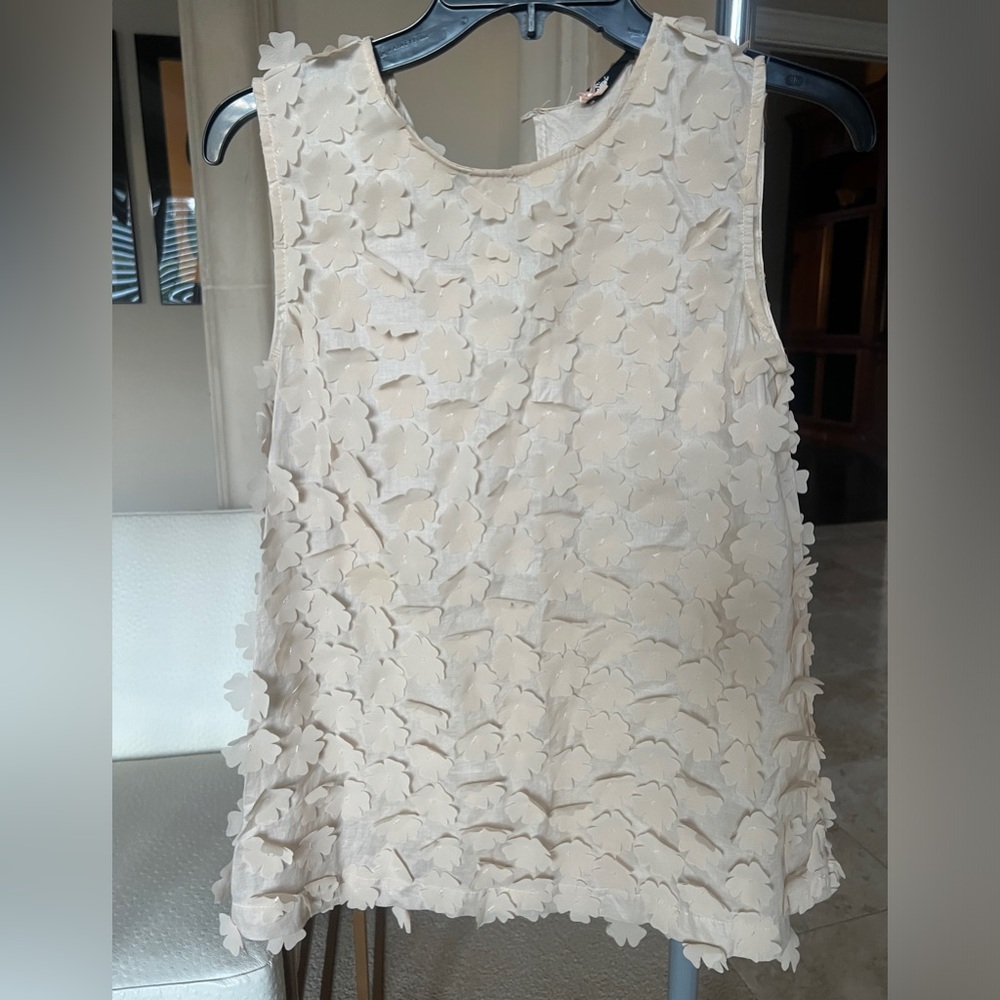 Flower appliqué blouse / Nude / Size Small